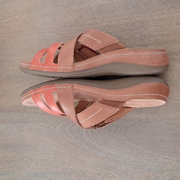Clarks Artisan Cecily Slide - Color: Tan Combination - Size: 7.5 W - Picture 6 of 9